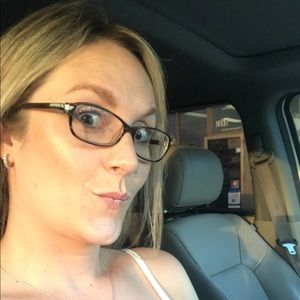 Meet your Posher, Krystal